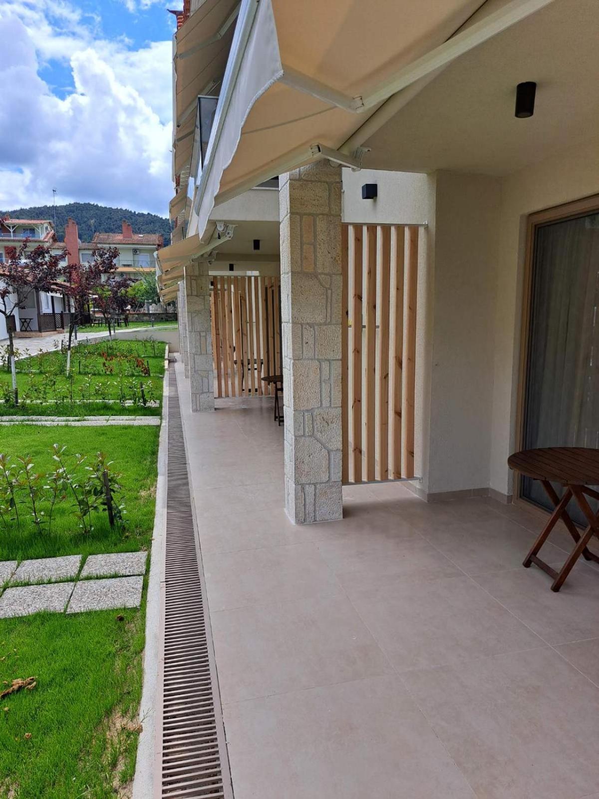 Haus Platanos Apartments & Bungalows By The Sea Vourvourou Bagian luar foto