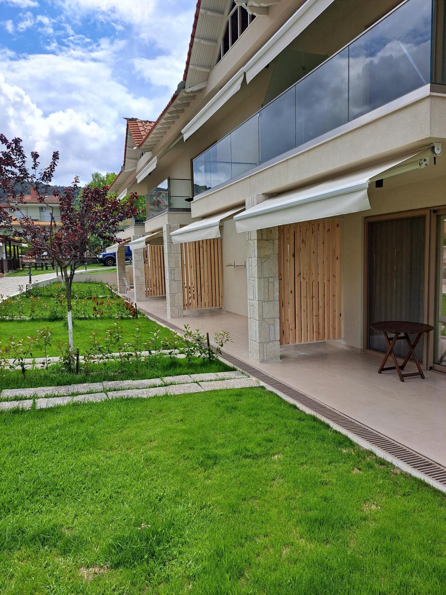 Haus Platanos Apartments & Bungalows By The Sea Vourvourou Bagian luar foto